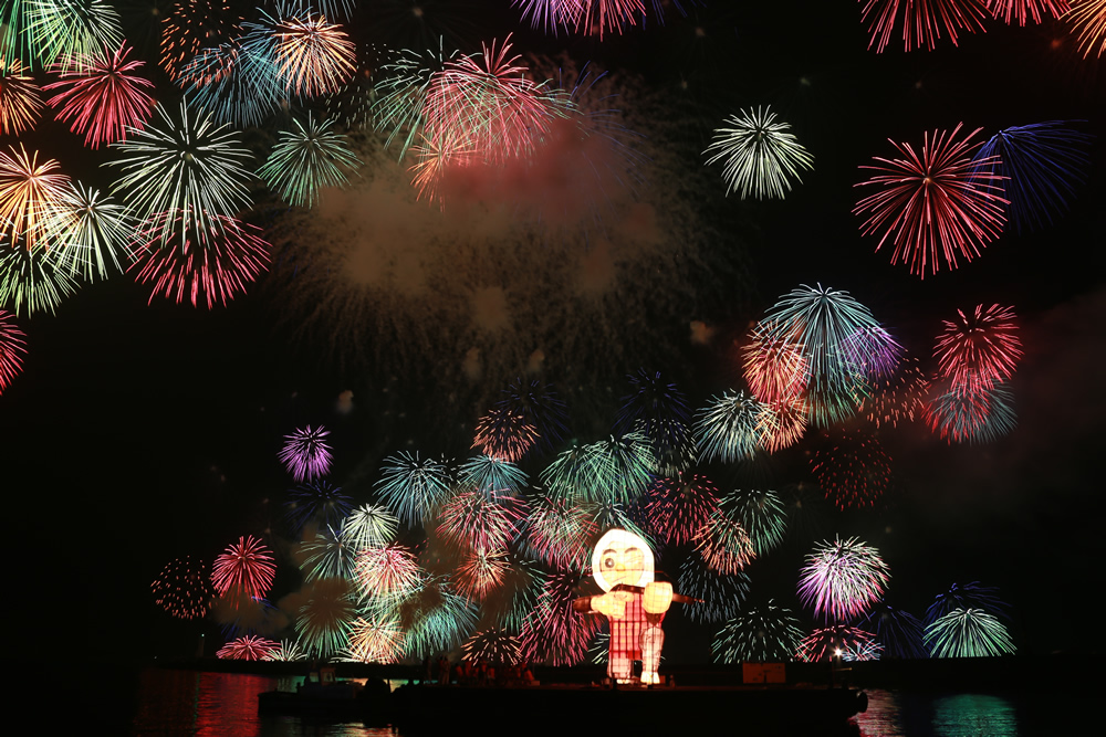 熊野大花火だけではない。名物花火が間近で見れる！7.23きほく燈籠祭＠紀北町 三重県に暮らす・旅するWEBマガジン-OTONAMIE（オトナミエ）