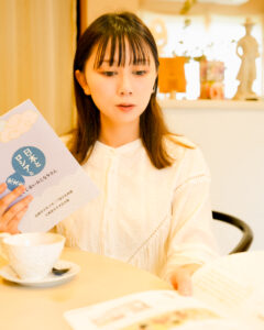 説明する美香さん